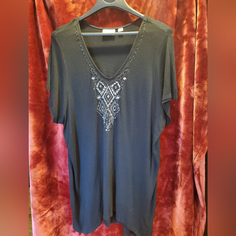 Avenue Women's Black Blouse size 30/32